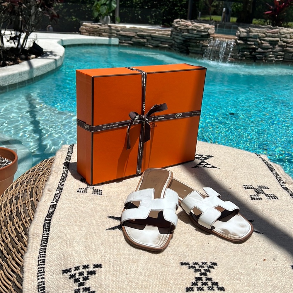 Hermes Oran Flats